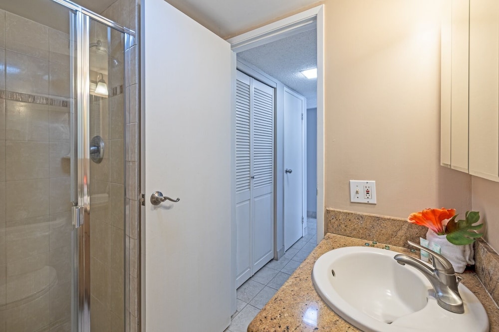valley isle 1108b 2 bedroom condo by redawning