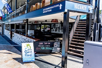 airlie sun and sand accommodation 5