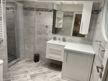 fancy westpark 2 residence lake view w7