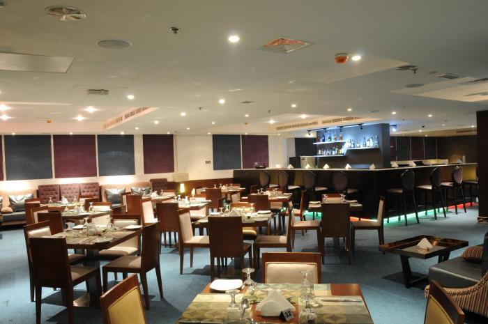 holiday bahrain hotel