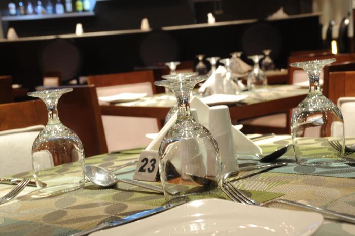 holiday bahrain hotel