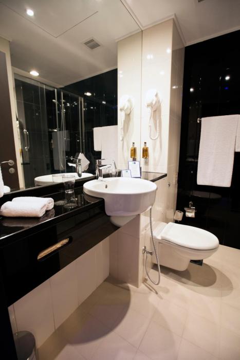 holiday bahrain hotel