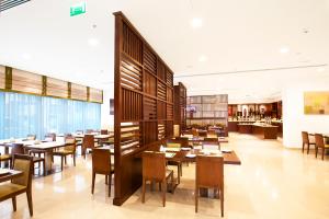 holiday bahrain hotel