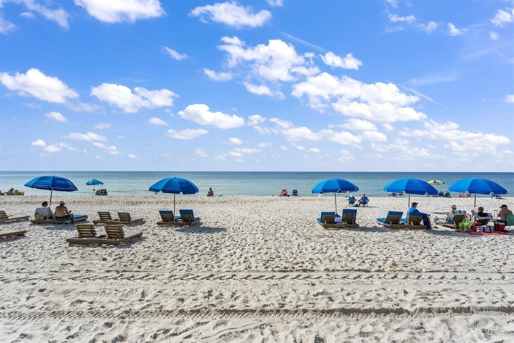 The Summit 615,,3.5 star