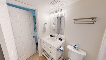 recently renovated 2 bedroom short walk to the beach condo