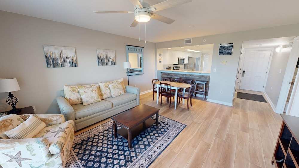 recently renovated 2 bedroom short walk to the beach condo