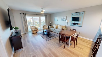 recently renovated 2 bedroom short walk to the beach condo