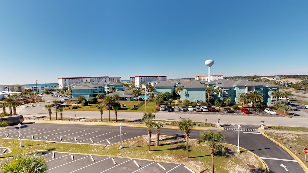 recently renovated 2 bedroom short walk to the beach condo