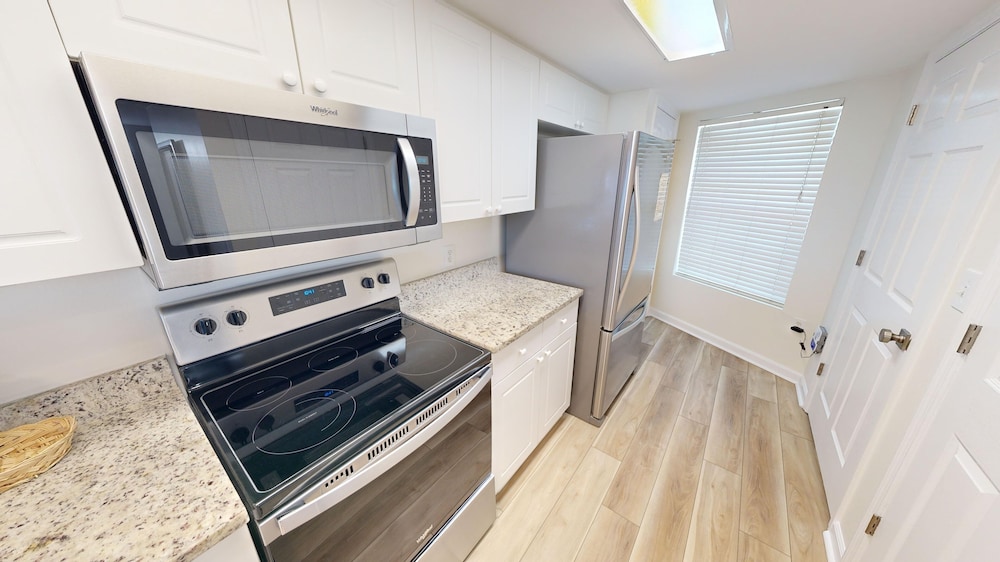 recently renovated 2 bedroom short walk to the beach condo