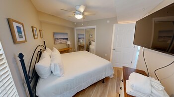 recently renovated 2 bedroom short walk to the beach condo