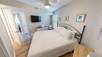recently renovated 2 bedroom short walk to the beach condo