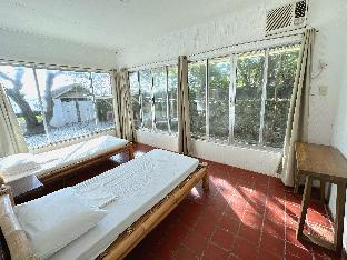 White House, Batangas,,3 star