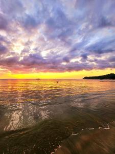 white house batangas