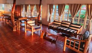 white house batangas