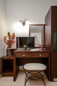 aeolis boutique hotel