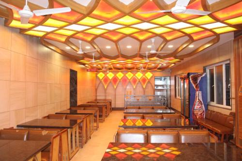 annai in saravana bhavan fine stay and restaurant