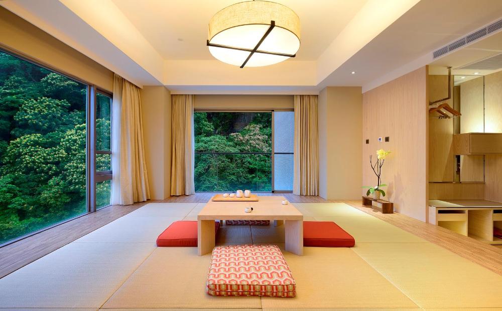 chihpen century hotel