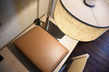 chihpen century hotel