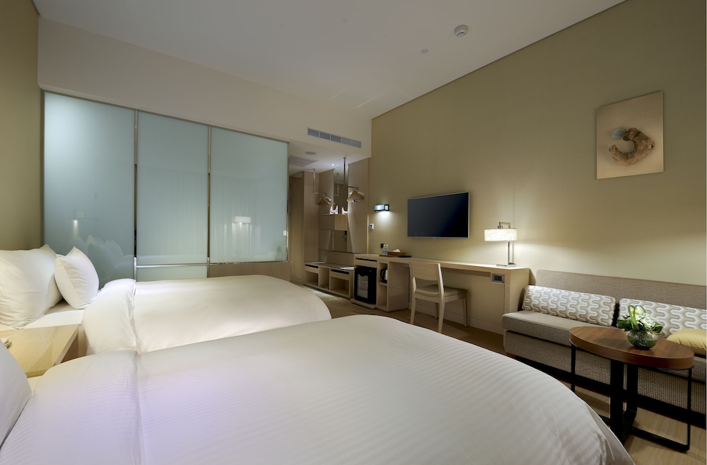 chihpen century hotel