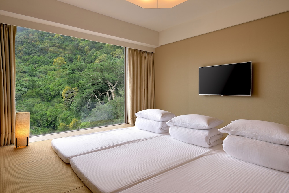 chihpen century hotel