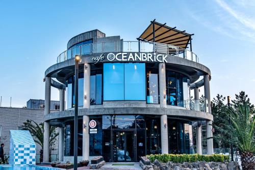 oceanbrick pool villa