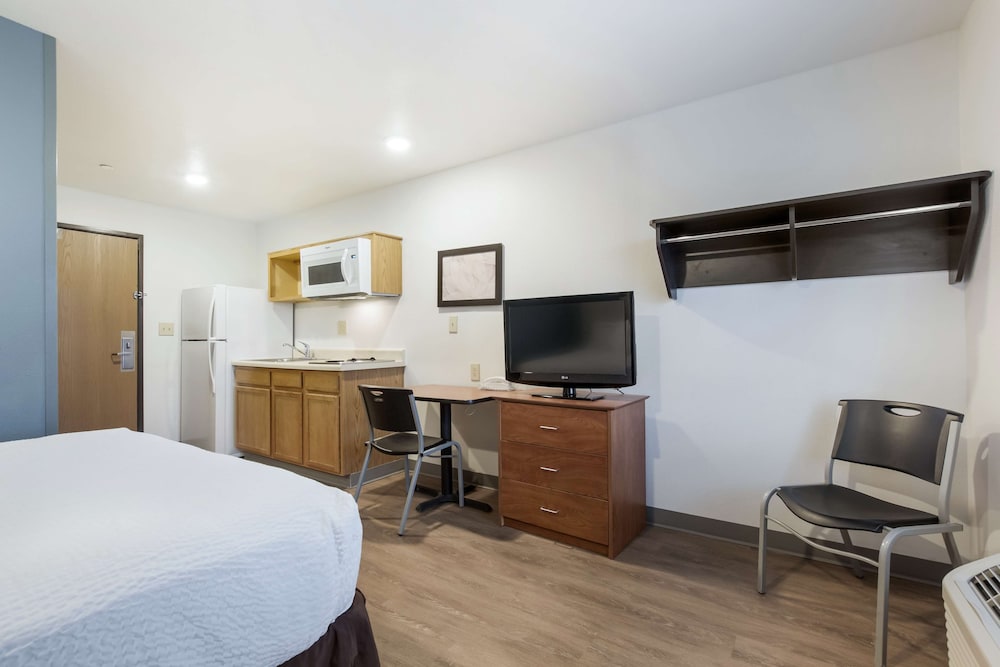 extended stay america select suites indianapolis west