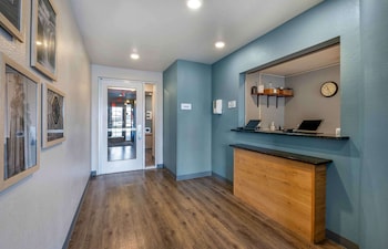 Extended Stay America Select Suites - Indianapolis - West,,2.5 star