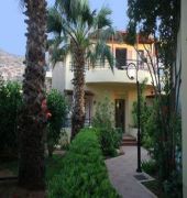 ano karouzana