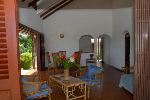 la residence villas and studios