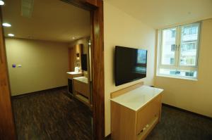 kindness hotel sanduo shopping district