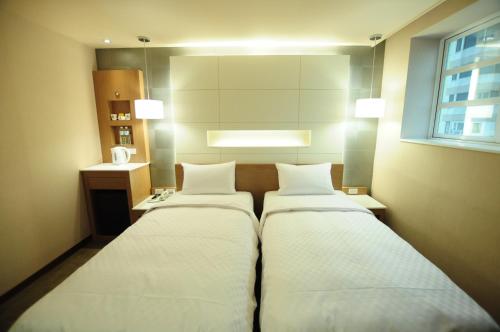 kindness hotel sanduo shopping district