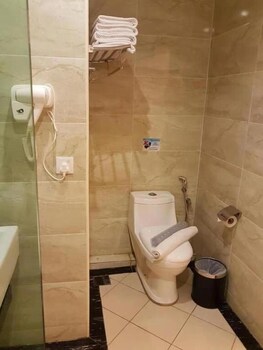 e red hotel melaka
