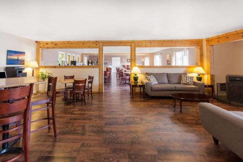 baymont by wyndham manistee