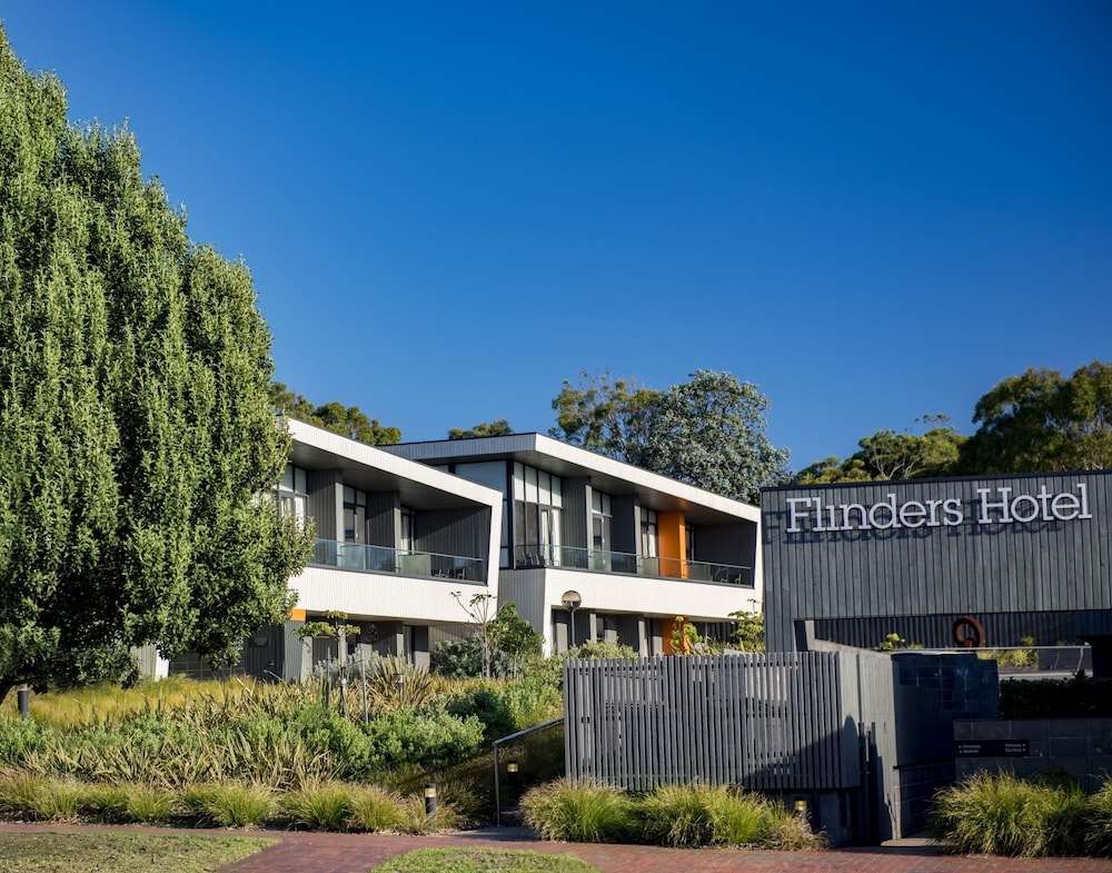 quarters at flinders hotel
