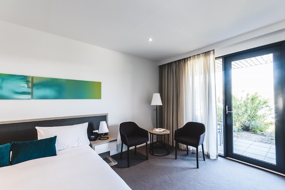 quarters at flinders hotel