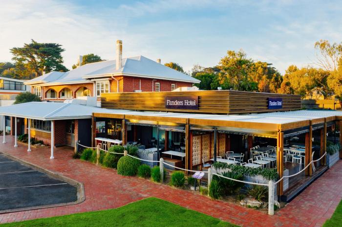 quarters at flinders hotel