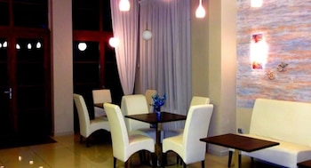 Valensija M,,3.5 star