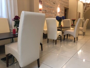 Valensija M,,3.5 star
