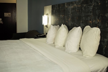 fairbridge inn and suites cleburne