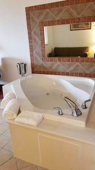 fairbridge inn and suites cleburne