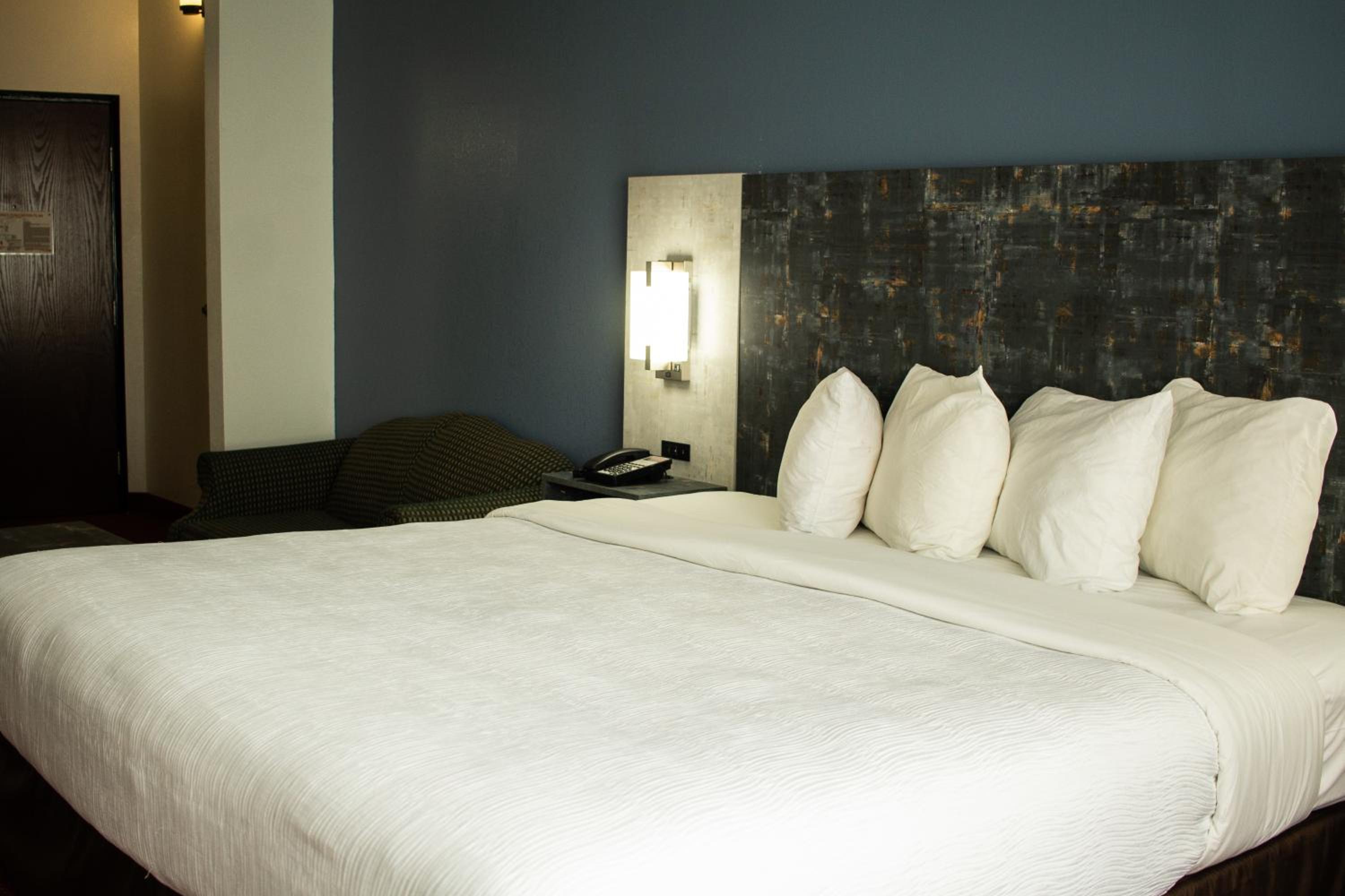 fairbridge inn and suites cleburne