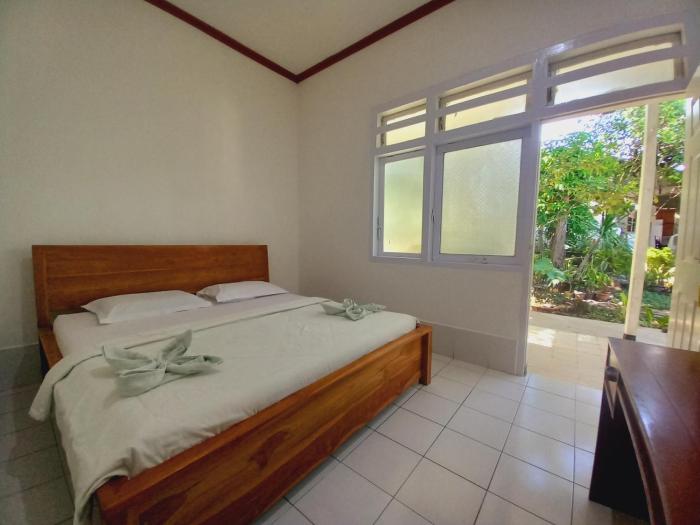 bajo hotel