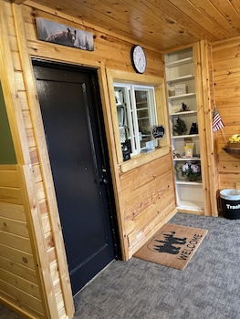 The Fishing Bear Lodge,,2 star