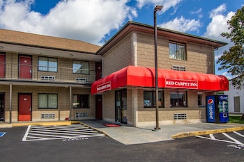 red carpet inn norwalk