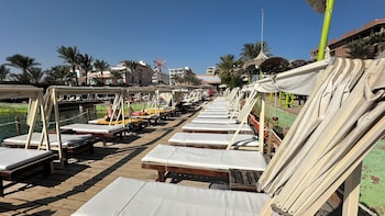 elysees apartment hotel