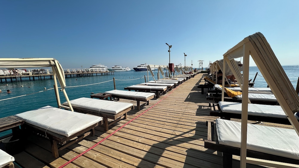 elysees apartment hotel