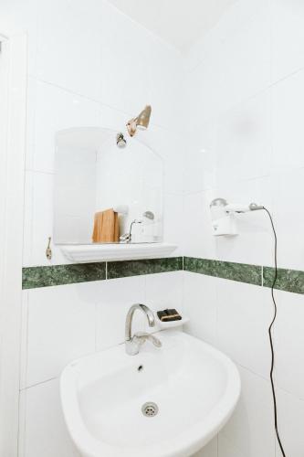 nefertiti hotel luxor