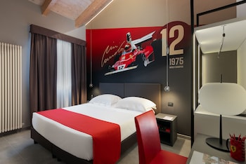 hotel maranello village