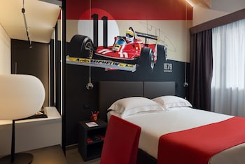 hotel maranello village