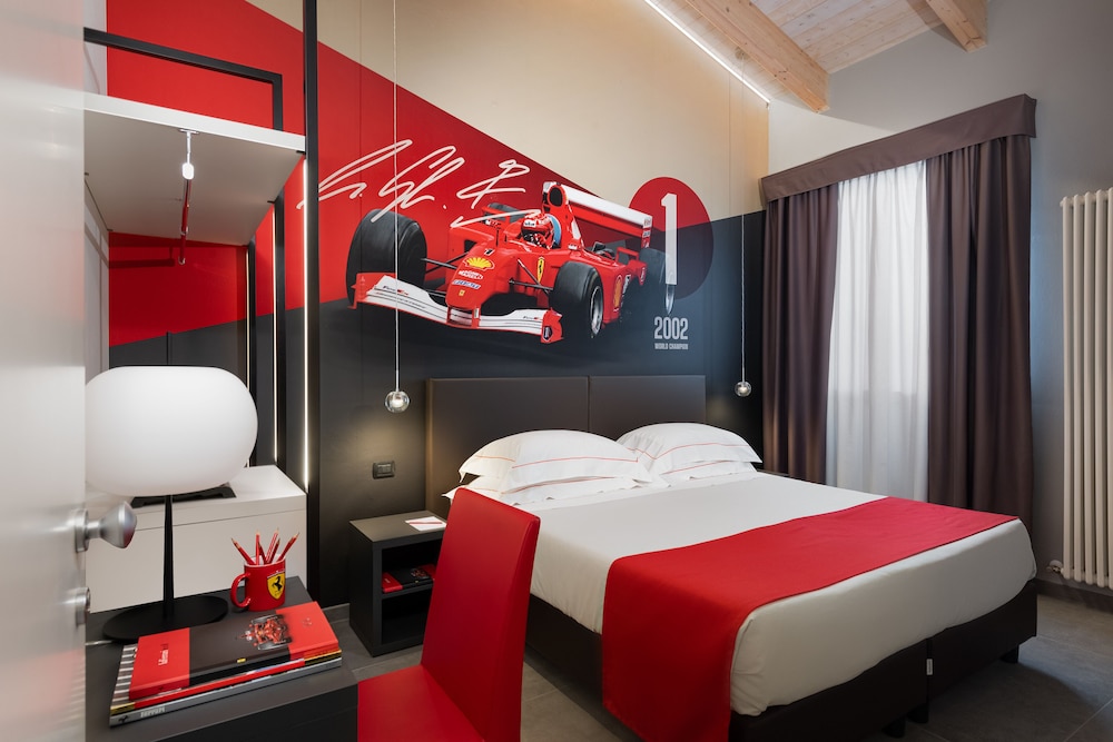 hotel maranello village